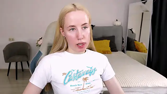 Cassie Kelman online show from October 25, 9:32 pm