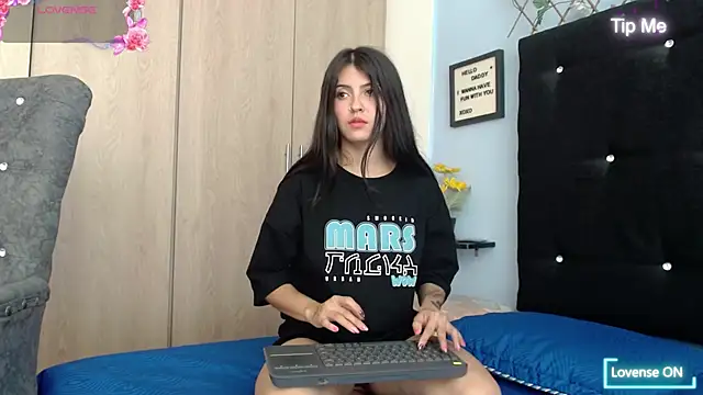 evatits 1 online show from November 30, 1:59 pm