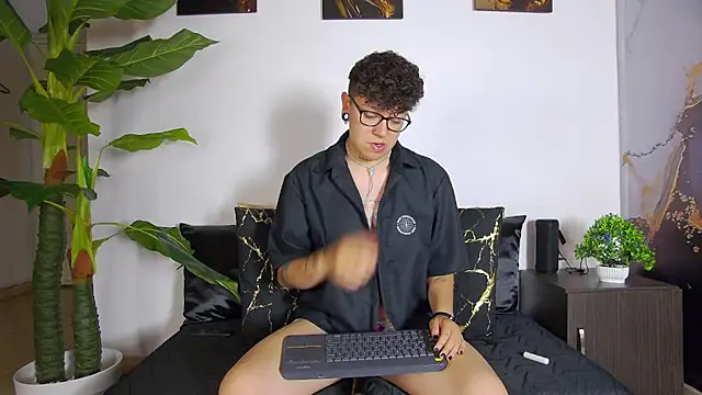 alex noa online show from March 17, 7:40 pm