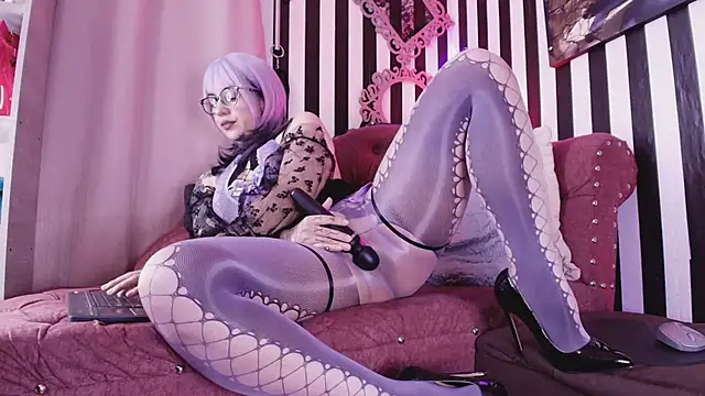 hanna connorr online show from February 13, 11:28 pm