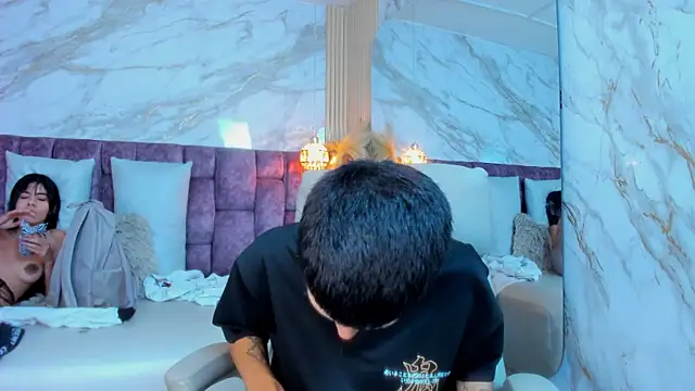 kendalltaylorr online show from April 7, 3:19 am