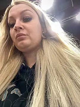 Snapshot of Teya_moon_ chatting on December 2, 11:11 am Teya moon  online show from December 2, 11:11 am