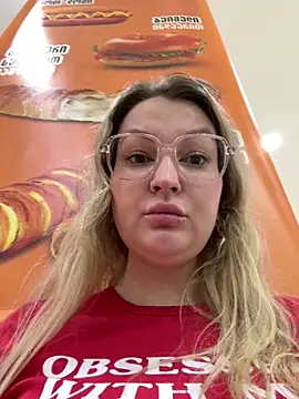 Snapshot of Teya_moon_ chatting on October 8, 1:48 pm Teya moon  online show from October 8, 1:48 pm