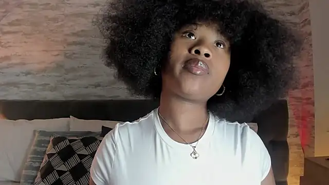 Anneth  M online show from October 28, 7:52 pm