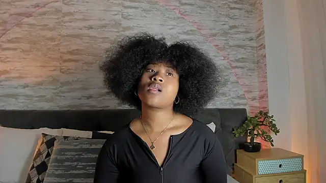 Anneth  M online show from November 25, 7:36 pm