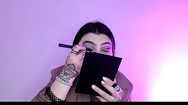 sophy rock online show from December 3, 4:09 pm