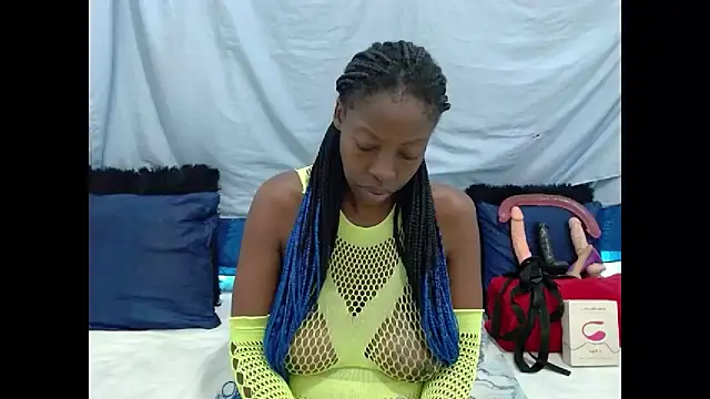 chocolatemix44 online show from April 12, 8:06 am