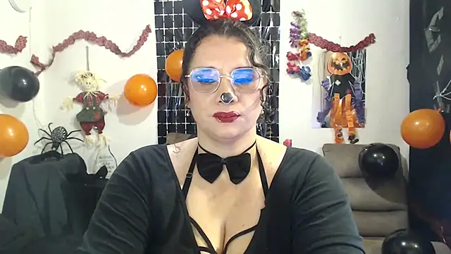 Aleja Gonzales online show from October 30, 4:48 am
