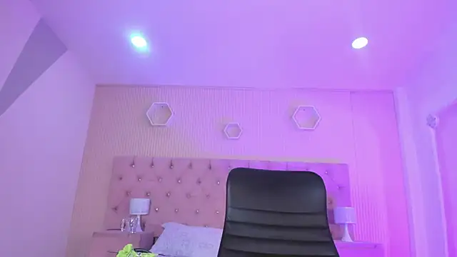 Agathaargent  online show from November 12, 4:32 am