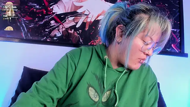 lucky-leah online show from April 14, 4:23 am