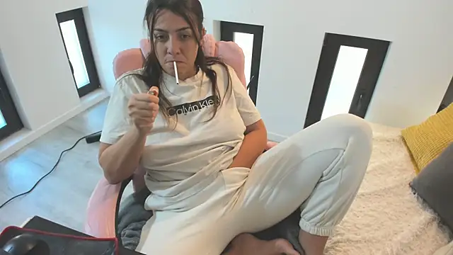 Dyana Kaylinn online show from November 24, 6:37 am