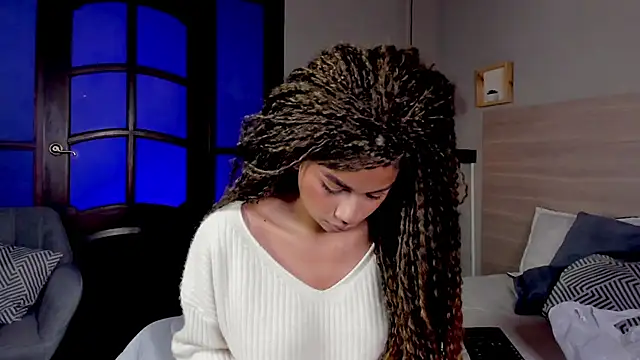 nayah   online show from November 19, 7:58 pm