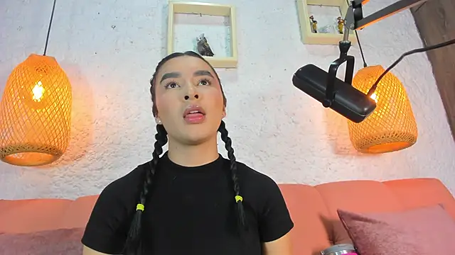 emiily s online show from November 27, 12:30 pm