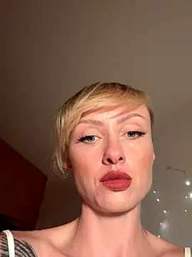 haileyhope  online show from November 8, 11:21 pm