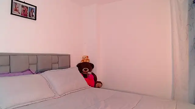 Snapshot of astrid-omega chatting on September 23, 12:31 am astrid-omega online show from September 23, 12:31 am