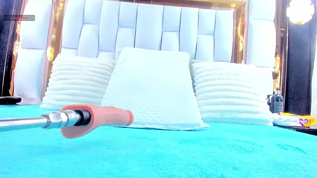 RileySweett online show from November 1, 11:58 am