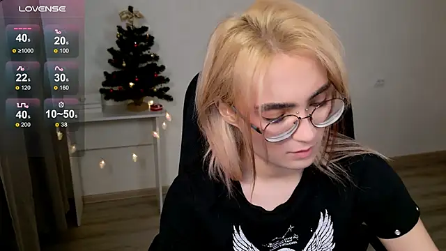 CuteYukiKun online show from December 16, 7:03 am