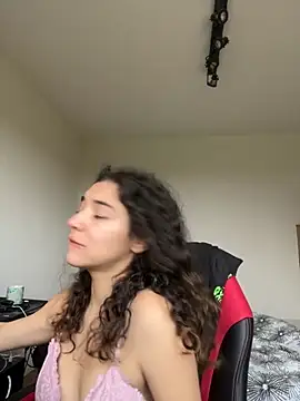 uniquerossie online show from November 21, 8:38 am