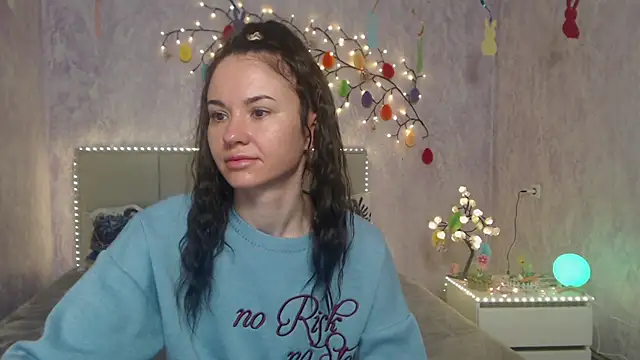 KaraCriegs online show from April 1, 5:43 pm