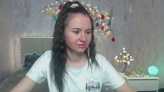 KaraCriegs online show from April 2, 6:05 pm