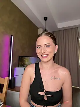 AvaGianna online show from October 14, 7:44 am