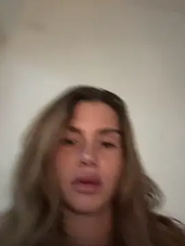 EmiliaCatalina online show from March 7, 1:18 pm