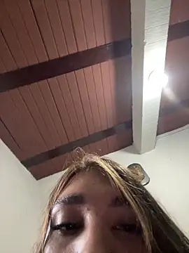 NICOLSKINNY1 online show from October 31, 10:14 pm