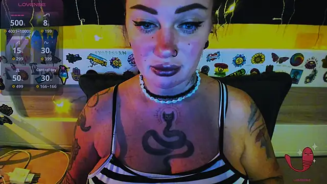 EllieOz online show from February 15, 4:39 pm