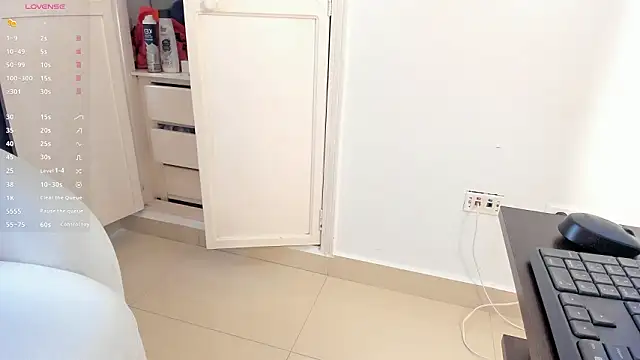 Amina hafsa online show from March 16, 8:02 pm