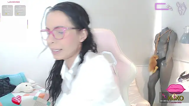 Snapshot of sasha_mom69_ chatting on October 19, 3:03 pm sasha mom69 online show from October 19, 3:03 pm