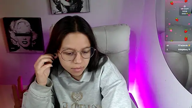 SamanthaRoldaan online show from November 14, 3:45 pm