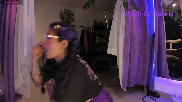 witchviolet online show from July 4, 1:45 am