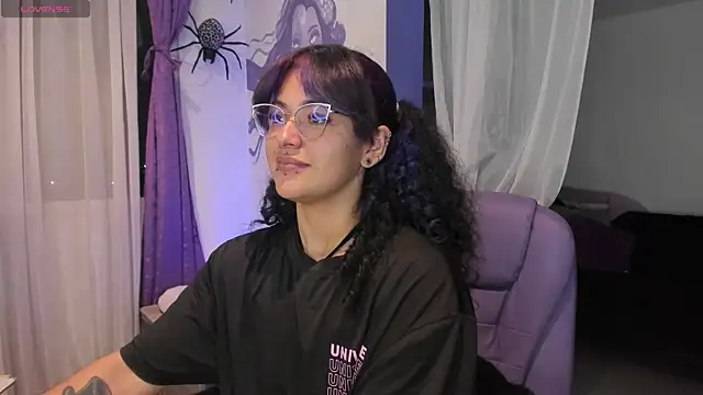 witchviolet online show from December 23, 2:59 am