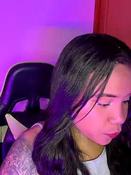 leila 22 online show from November 7, 6:41 am