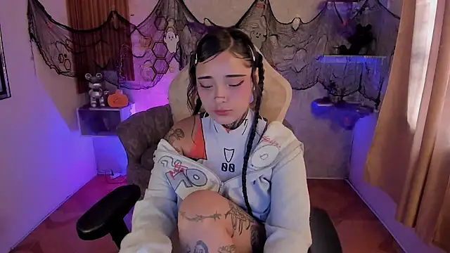 mia catt05 online show from October 25, 4:58 pm