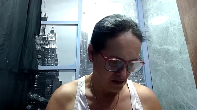 Nastylatinaxxx online show from February 12, 10:55 pm