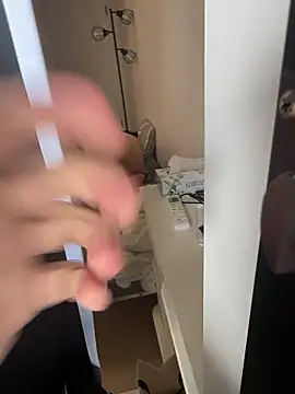 POCARI SWEAT online show from April 28, 2:27 am