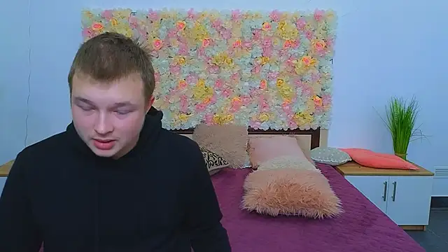  Olli  Stiw  online show from September 18, 8:46 am