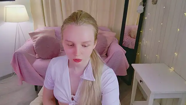Beatrica Klein online show from May 3, 3:37 pm