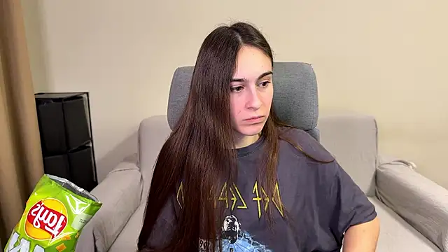 AliceKolltt online show from March 3, 9:32 pm