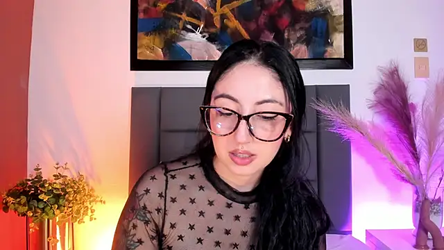 Emilywatsonn online show from March 20, 1:32 am