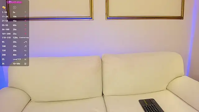 lexiethompson  online show from April 16, 12:16 pm