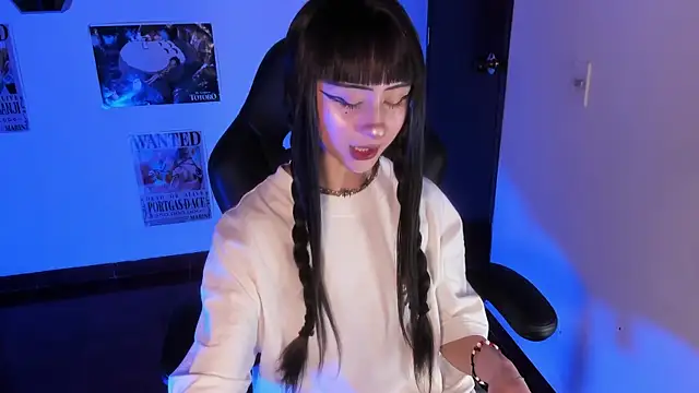 MonxxsLove online show from May 9, 4:36 am