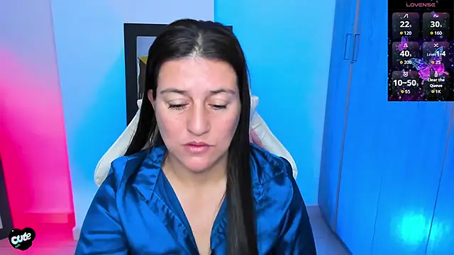 Saskyaa online show from December 14, 9:42 pm