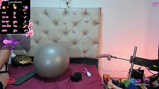 cleopatraa online show from June 11, 11:45 pm