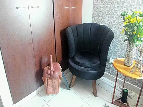 mabelsaravia online show from April 2, 6:16 pm