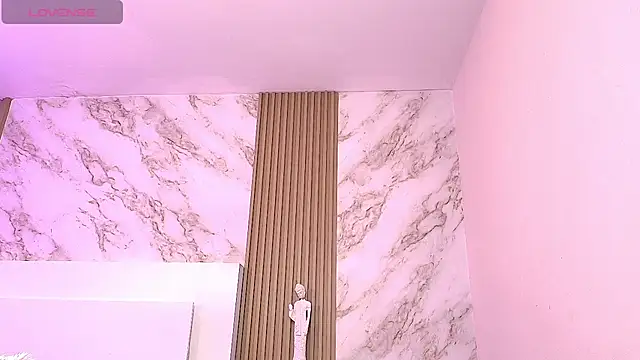 NicholScully online show from October 9, 9:52 pm