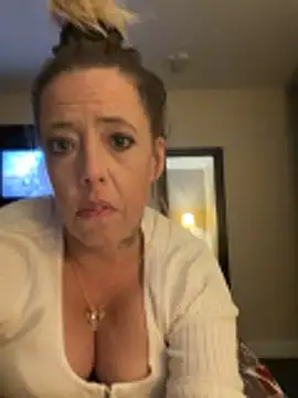 Blueeyesoulsnatcher online show from October 29, 7:34 am