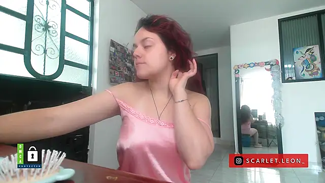 Scarletleon77 online show from November 28, 2:31 pm