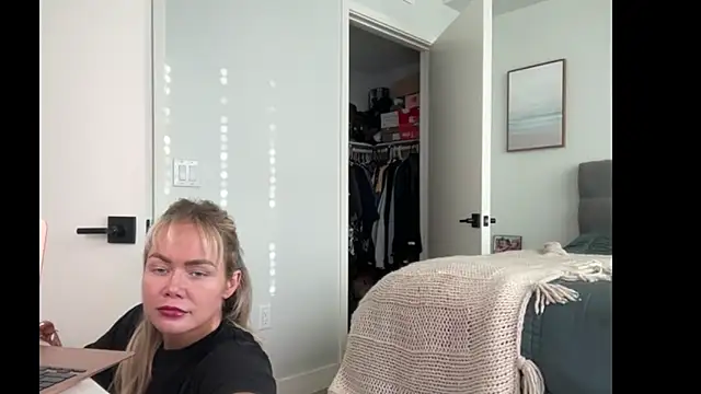 ElenaErickson online show from June 8, 1:28 am